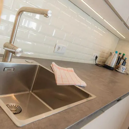 94 Hideaway94 Id 419 アパート *