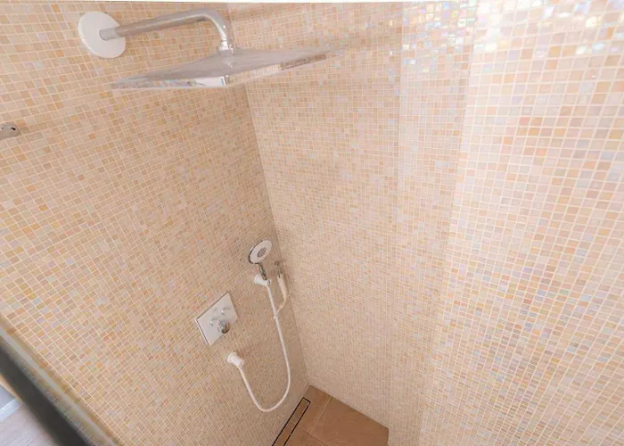 94 Hideaway94 Id 419 *